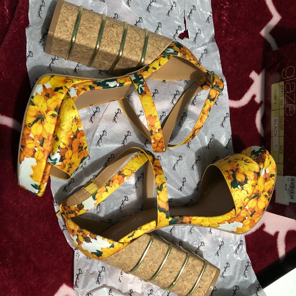 Yellow flowered platforms